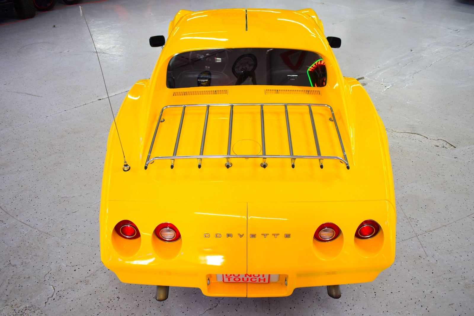 Chevrolet-Corvette-1974-Coupe-14