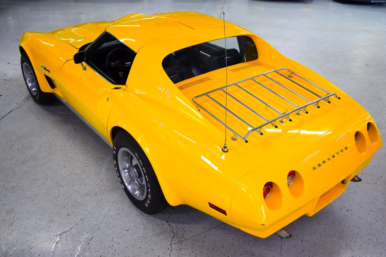 Chevrolet-Corvette-1974-Coupe-17