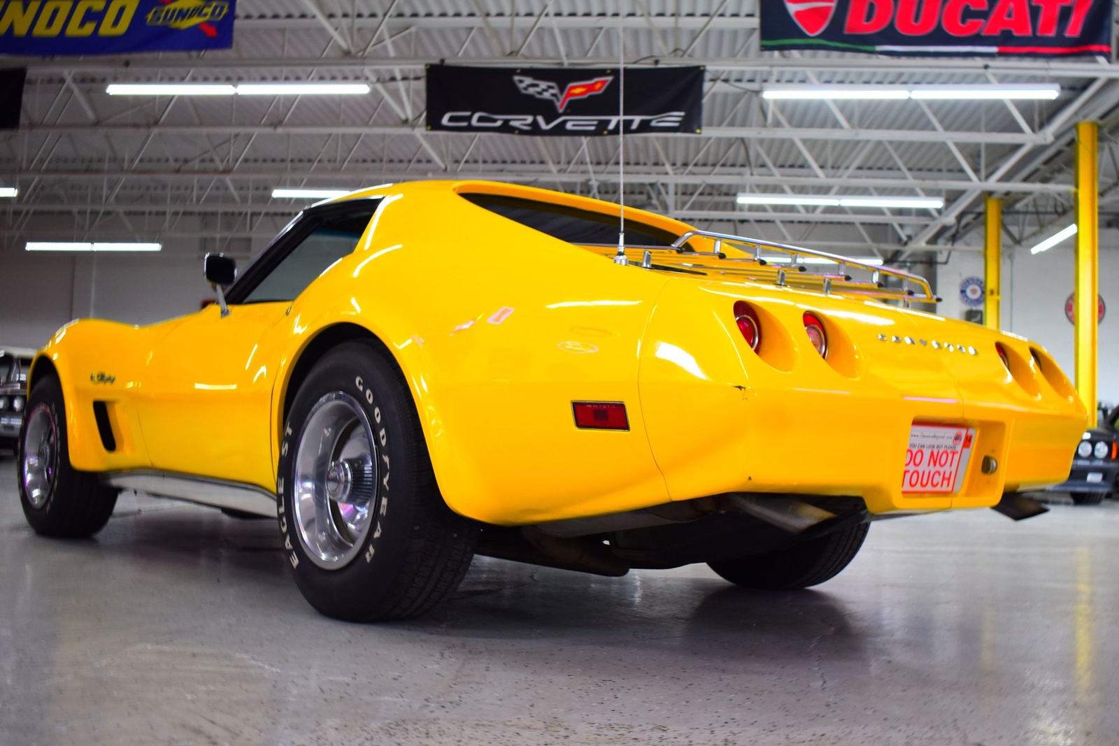 Chevrolet-Corvette-1974-Coupe-18