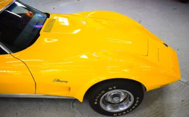 Chevrolet-Corvette-1974-Coupe-4