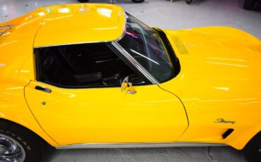Chevrolet-Corvette-1974-Coupe-5