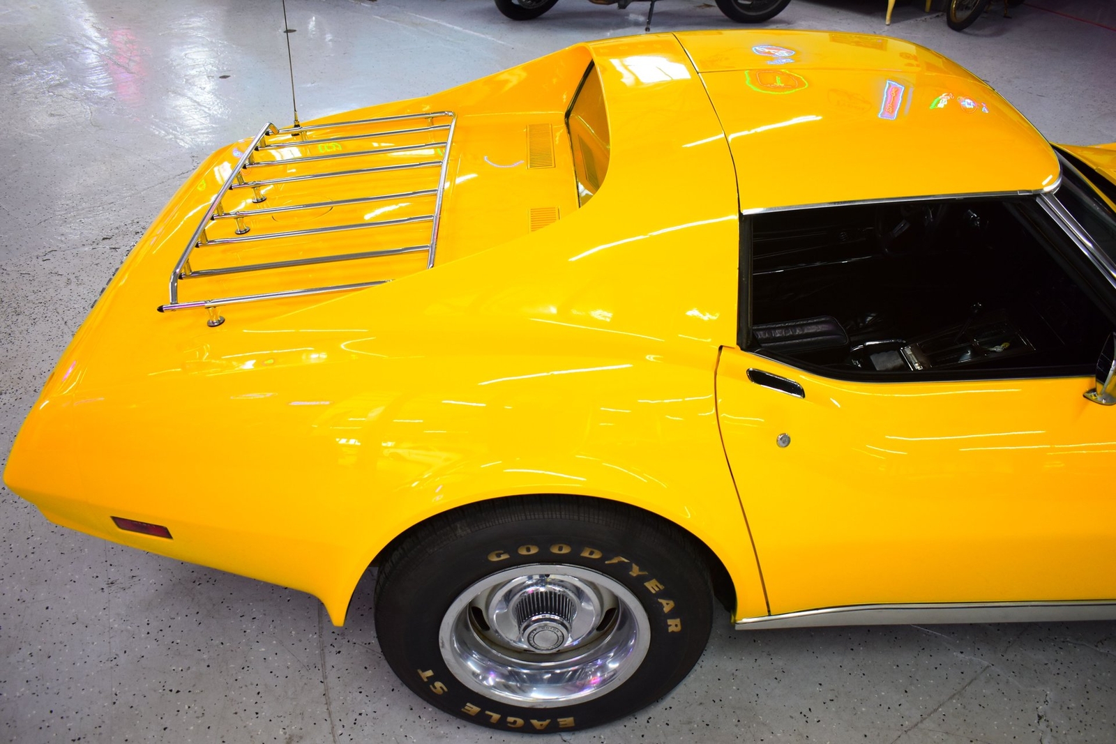 Chevrolet-Corvette-1974-Coupe-6