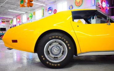 Chevrolet-Corvette-1974-Coupe-7