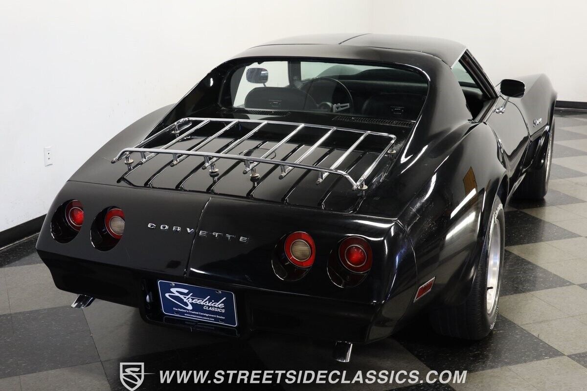 Chevrolet-Corvette-1974-Coupe-9