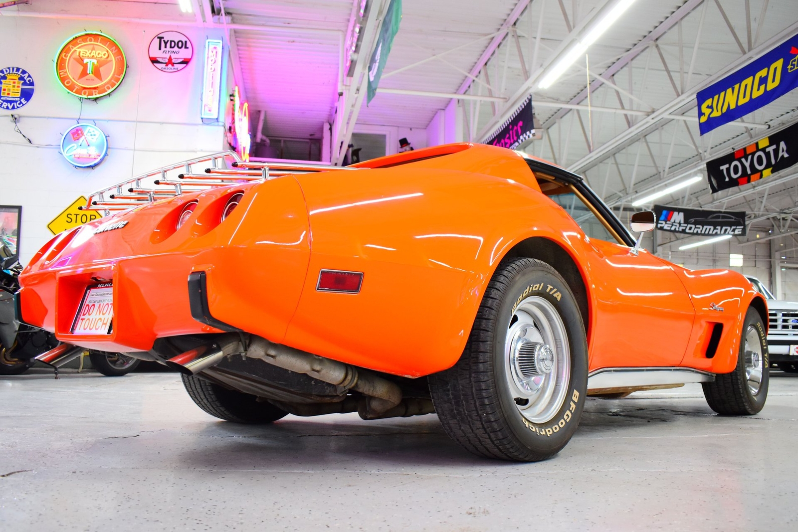 Chevrolet-Corvette-1976-Other-12