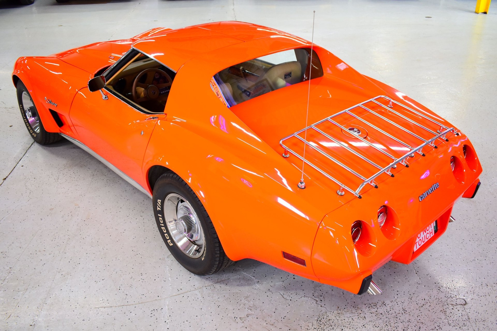 Chevrolet-Corvette-1976-Other-17