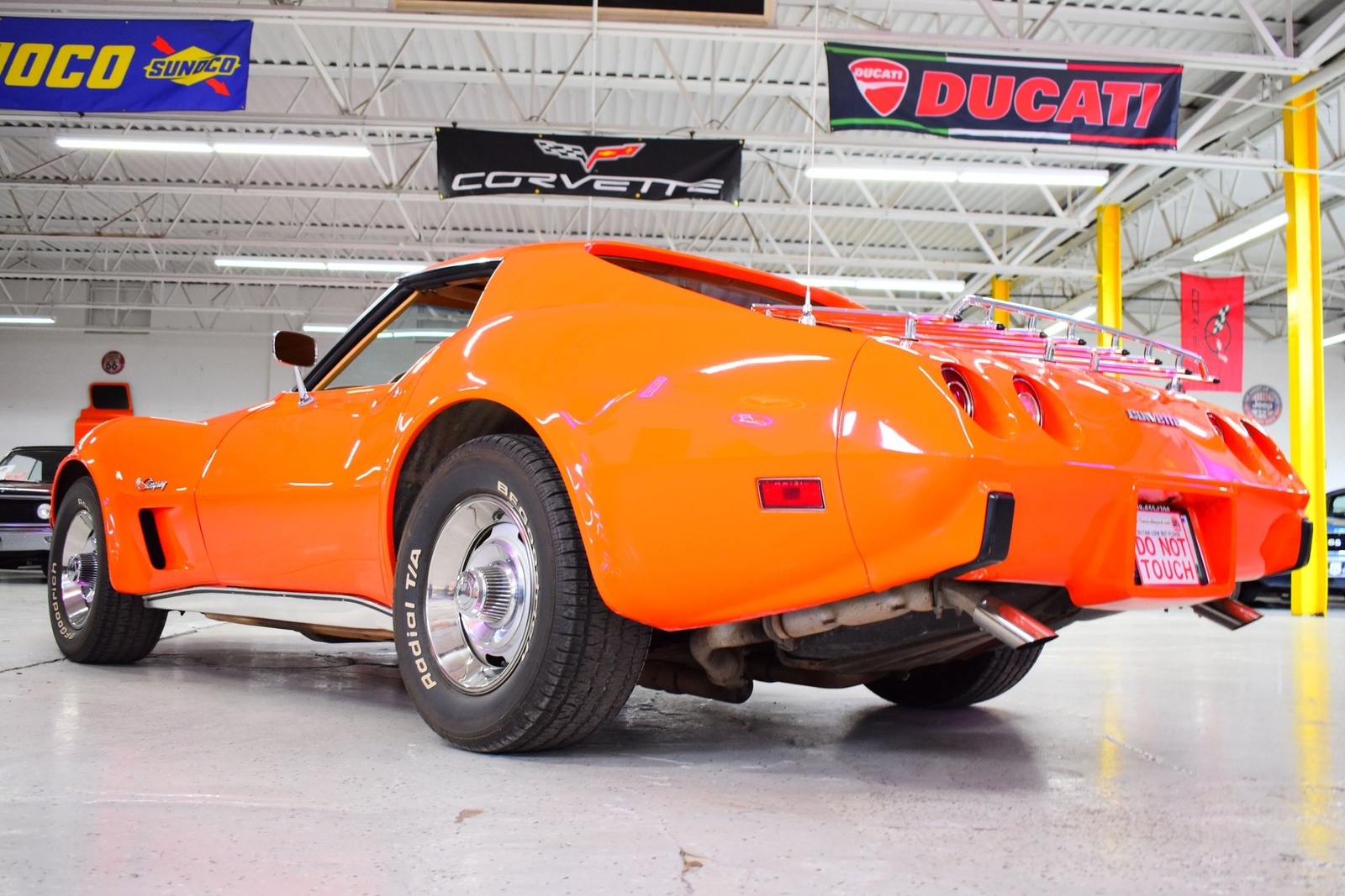 Chevrolet-Corvette-1976-Other-18