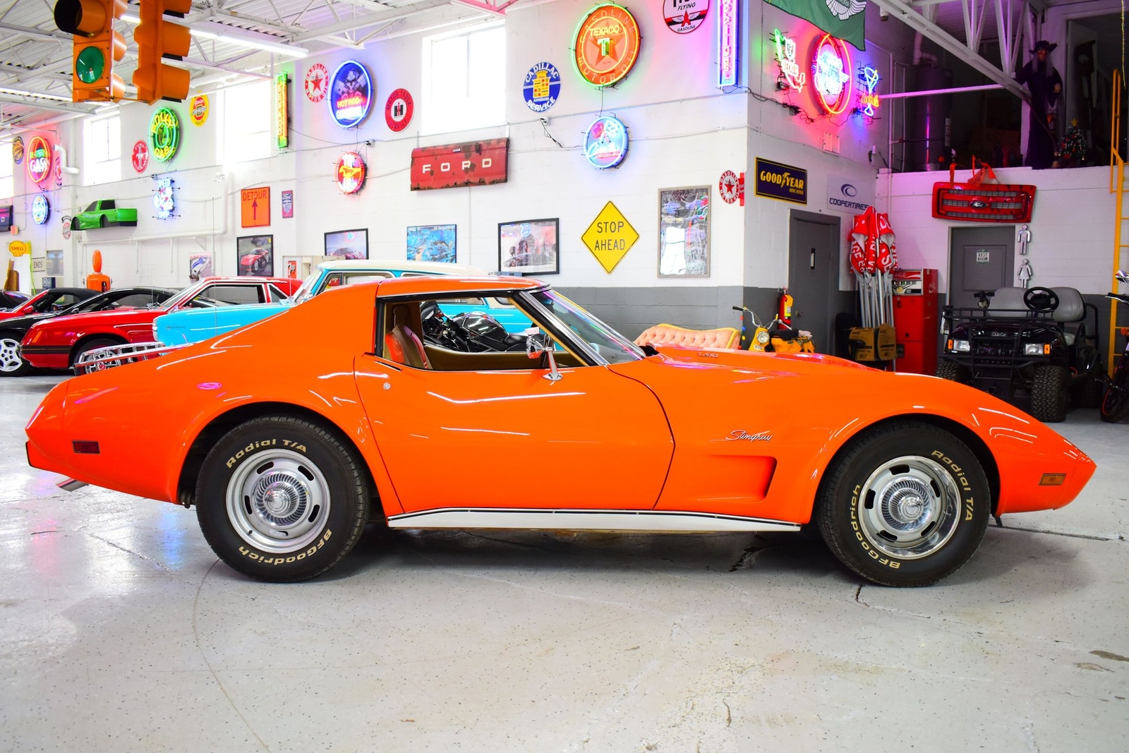 Chevrolet-Corvette-1976-Other-3