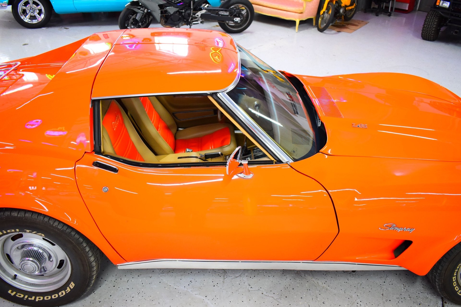 Chevrolet-Corvette-1976-Other-5
