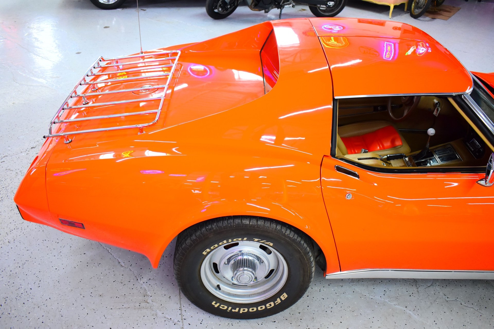 Chevrolet-Corvette-1976-Other-6