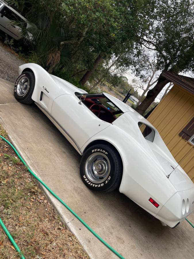 Chevrolet Corvette  1976 white