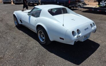 Chevrolet-Corvette-1977-Coupe-2