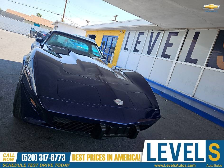 Chevrolet-Corvette-1978-17