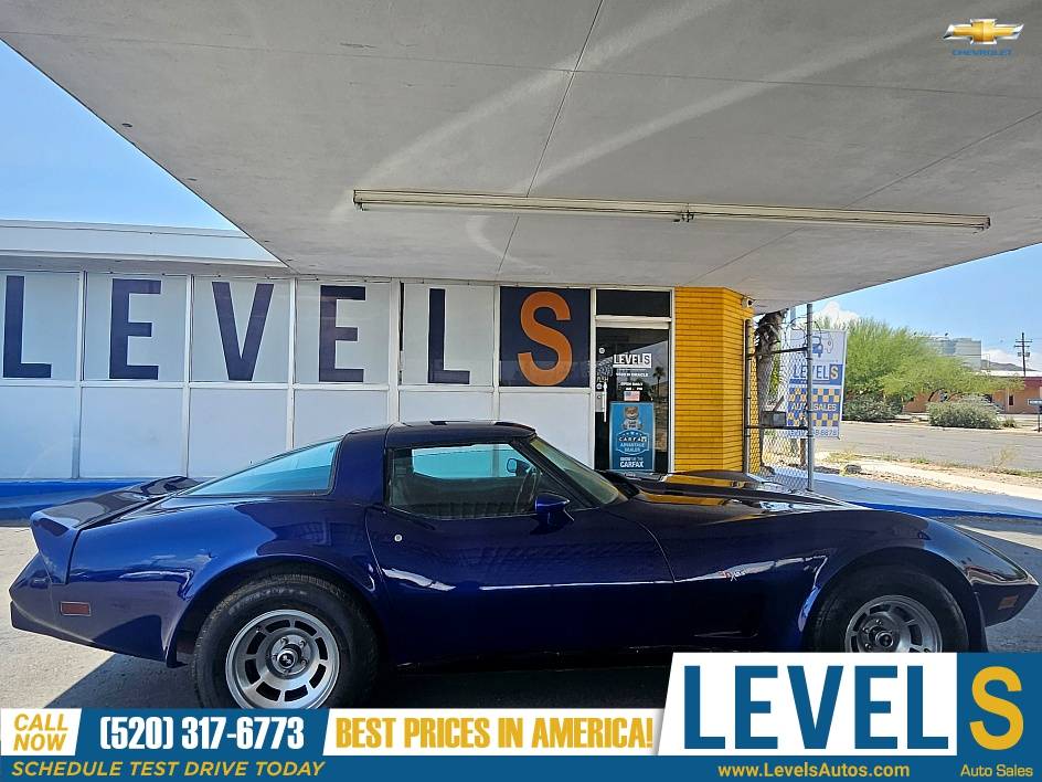 Chevrolet-Corvette-1978-3