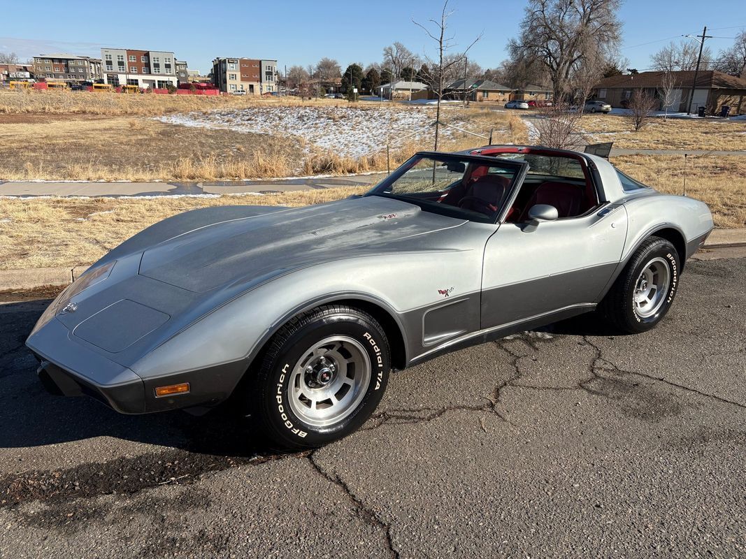 Chevrolet Corvette 1978 --