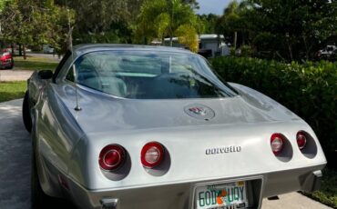 Chevrolet-Corvette-1978-Coupe-1
