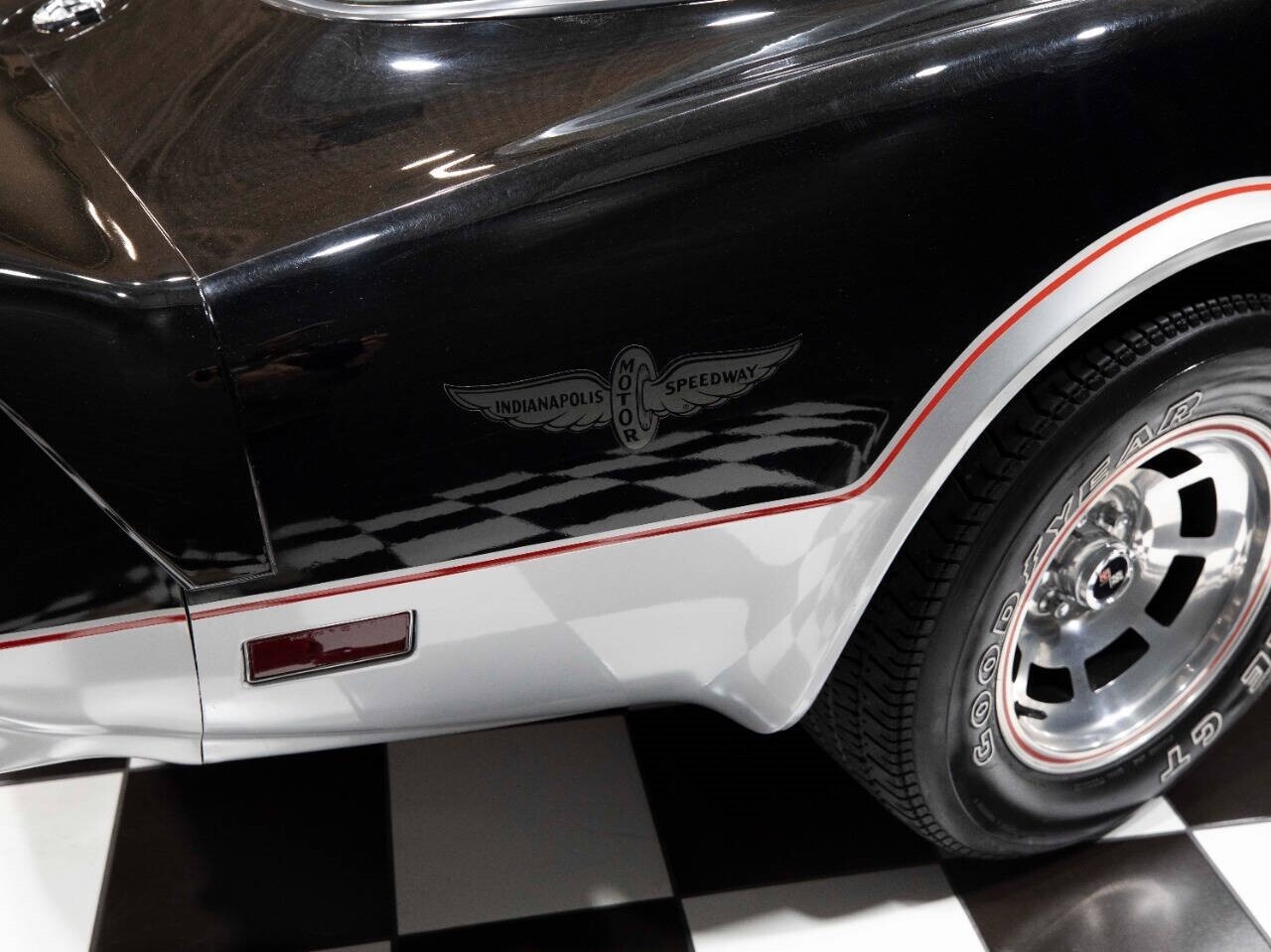 Chevrolet-Corvette-1978-Coupe-12