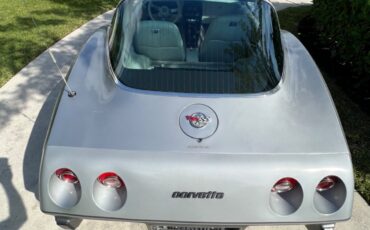 Chevrolet-Corvette-1978-Coupe-14