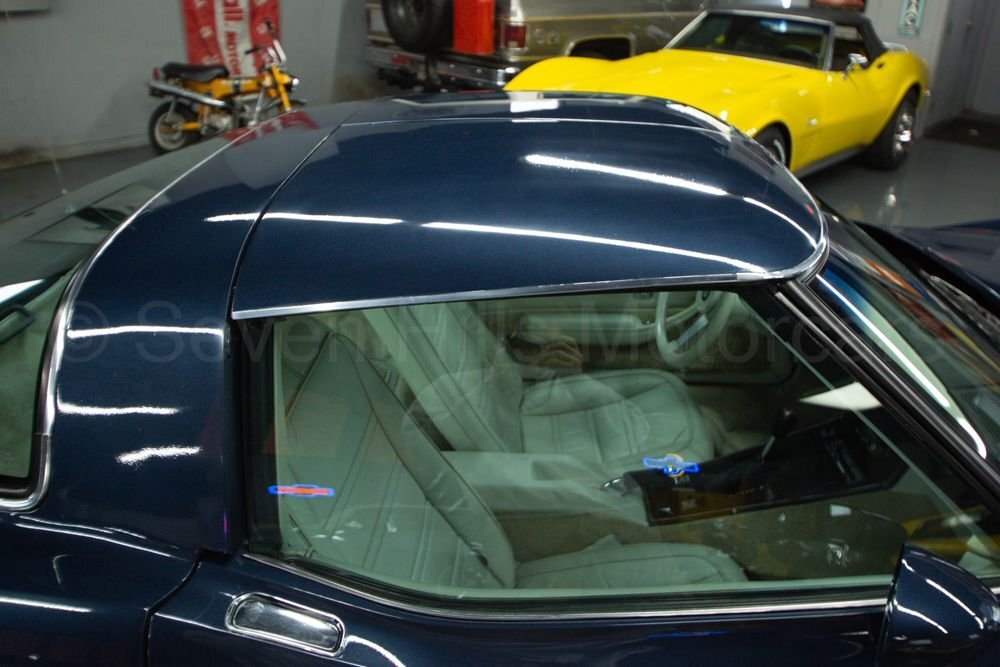 Chevrolet-Corvette-1978-Coupe-17