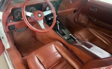 Chevrolet-Corvette-1978-Coupe-17