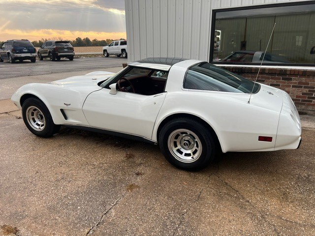 Chevrolet-Corvette-1978-Coupe-2