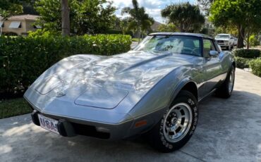 Chevrolet-Corvette-1978-Coupe-5