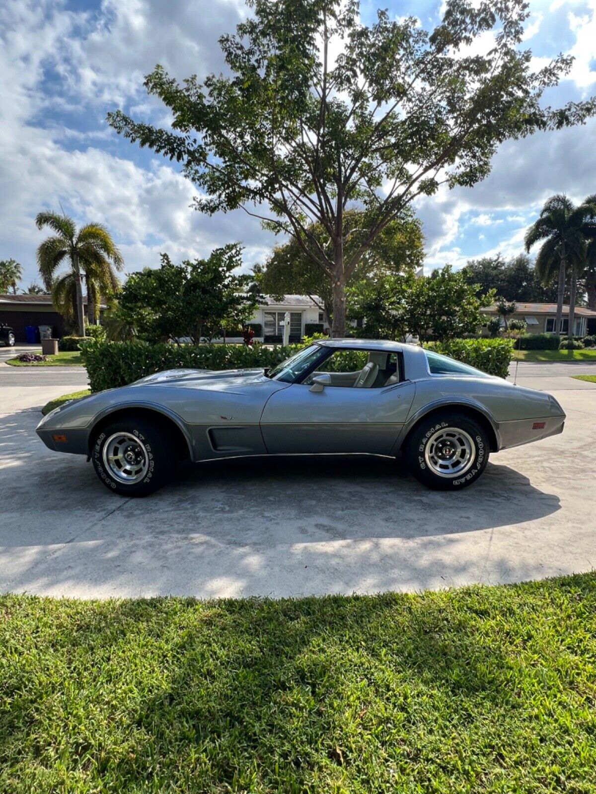 Chevrolet-Corvette-1978-Coupe-6