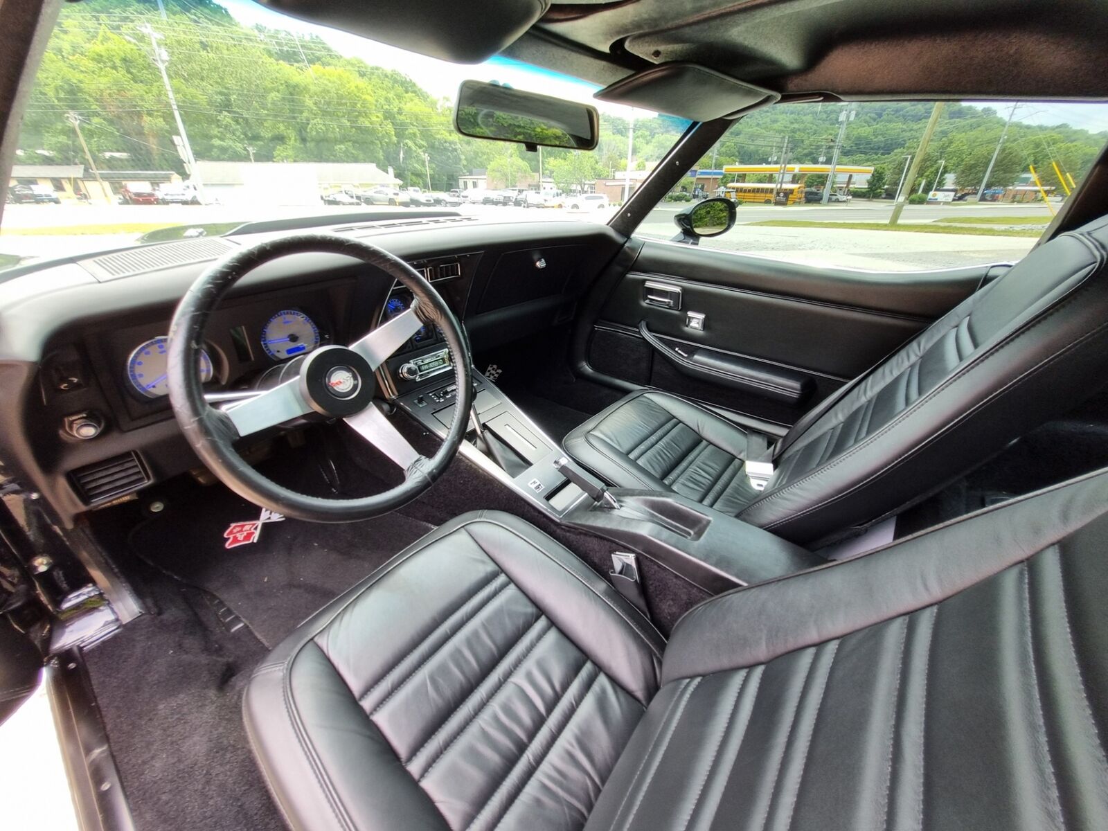 Chevrolet-Corvette-1978-T-TOP-17
