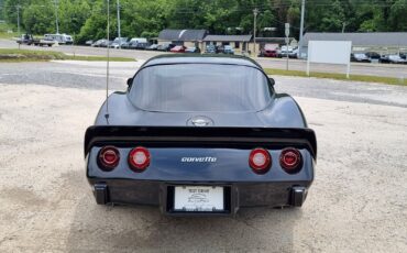 Chevrolet-Corvette-1978-T-TOP-4