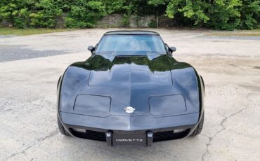 Chevrolet-Corvette-1978-T-TOP-5