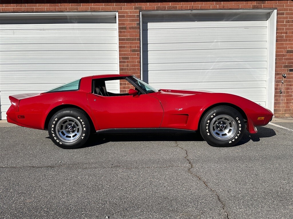 Chevrolet-Corvette-1979-31