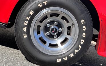 Chevrolet-Corvette-1979-32