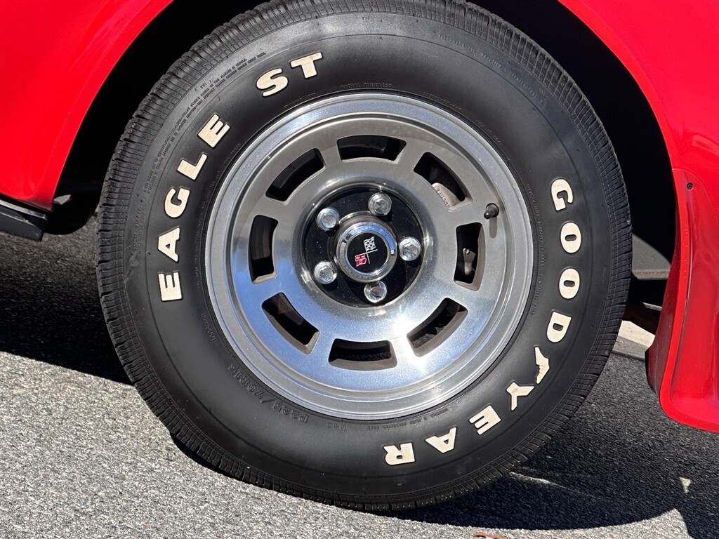 Chevrolet-Corvette-1979-32