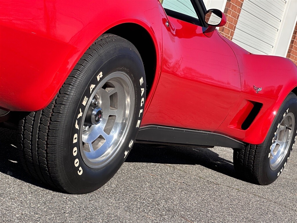Chevrolet-Corvette-1979-36