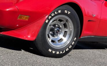 Chevrolet-Corvette-1979-4