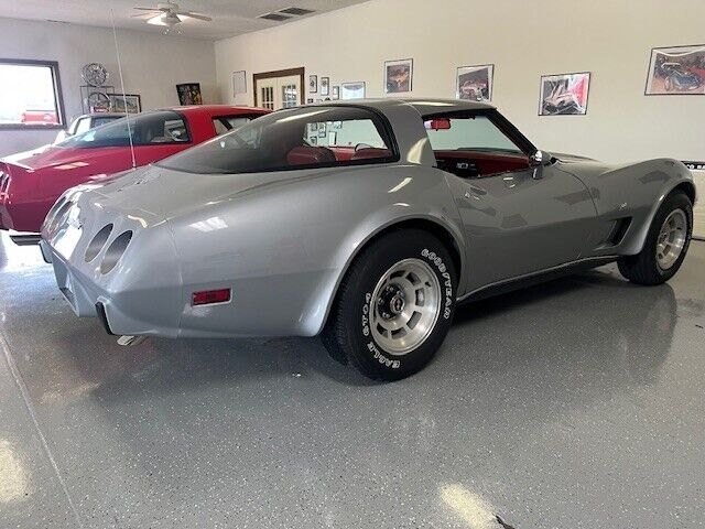 Chevrolet-Corvette-1979-Coupe-12