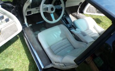Chevrolet-Corvette-1979-Coupe-12