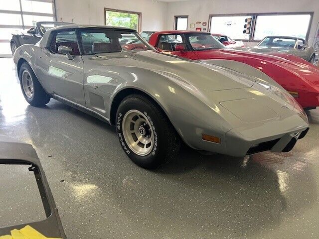 Chevrolet-Corvette-1979-Coupe-13