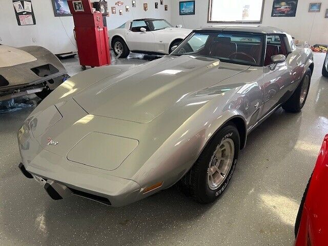 Chevrolet-Corvette-1979-Coupe-16