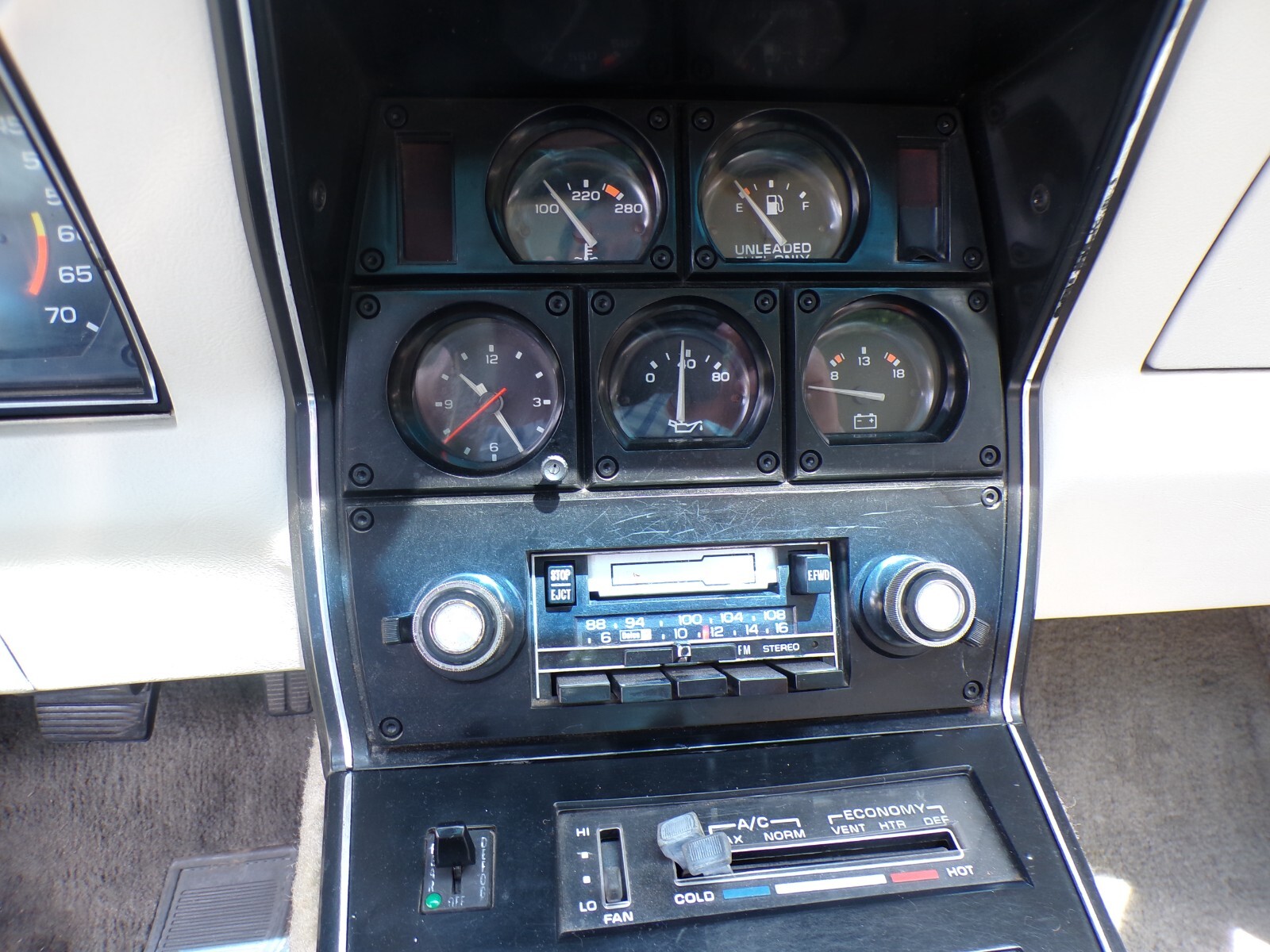 Chevrolet-Corvette-1979-Coupe-16