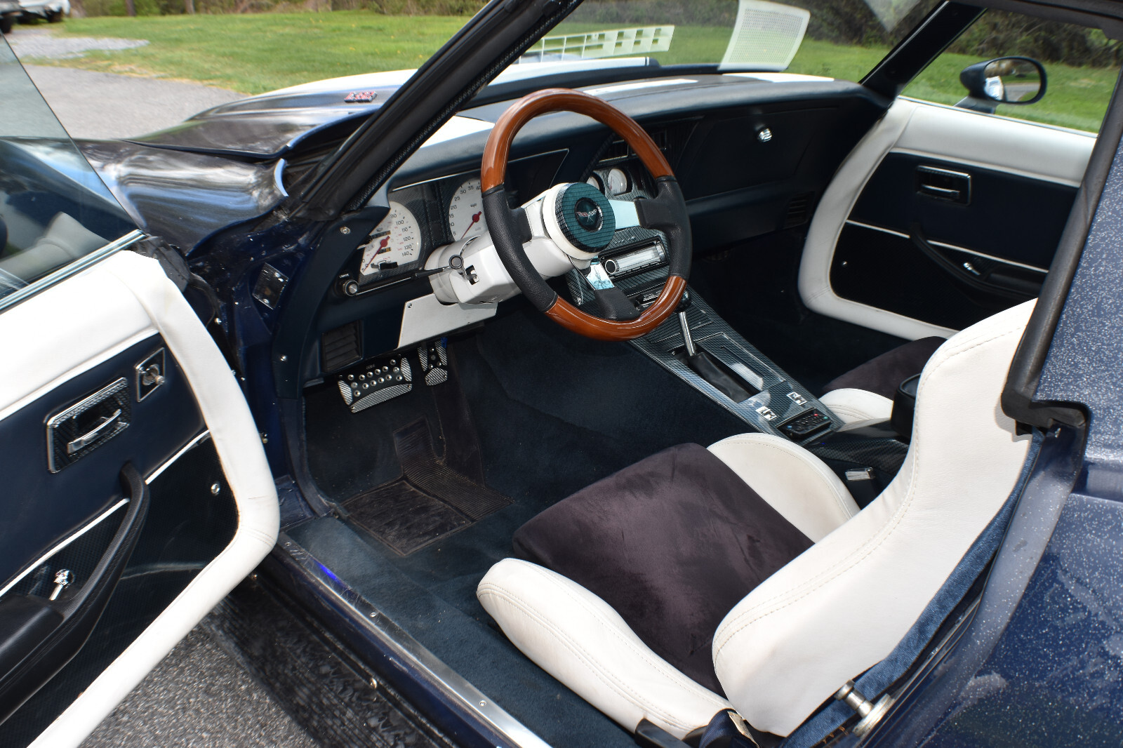 Chevrolet-Corvette-1979-Coupe-17