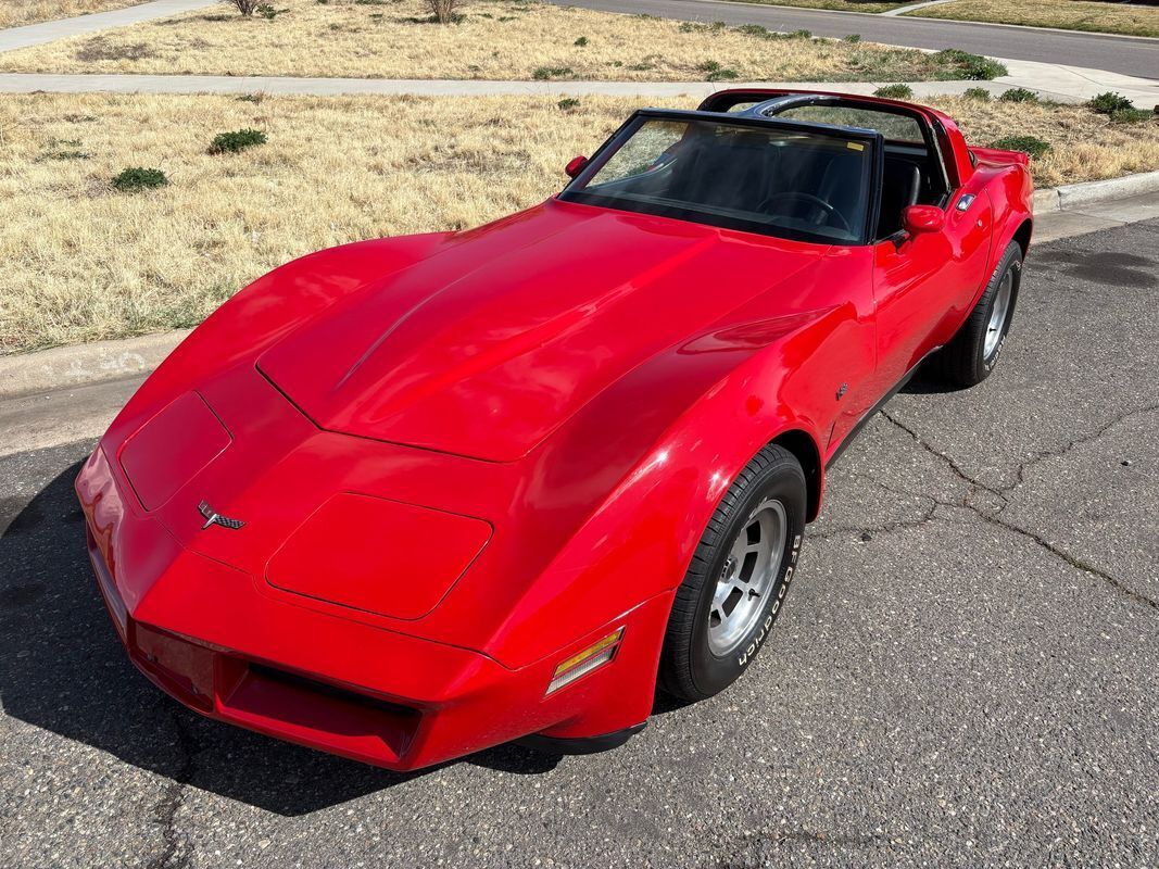 Chevrolet Corvette 1980 --