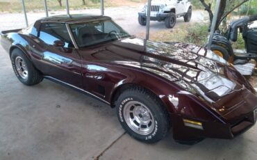 Chevrolet-Corvette-1980-Coupe