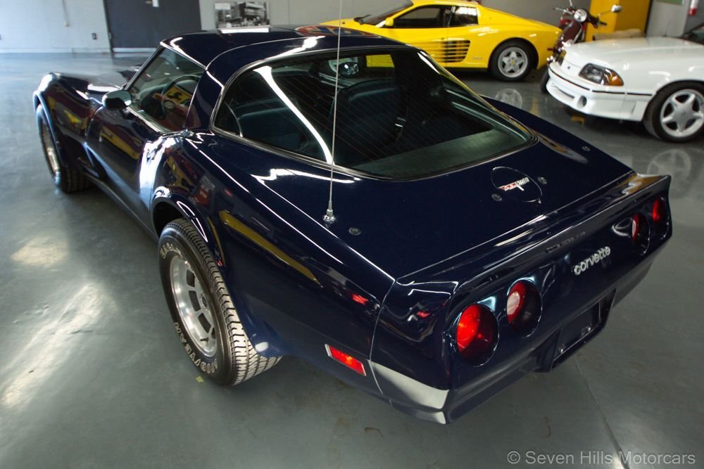 Chevrolet-Corvette-1980-Coupe-8