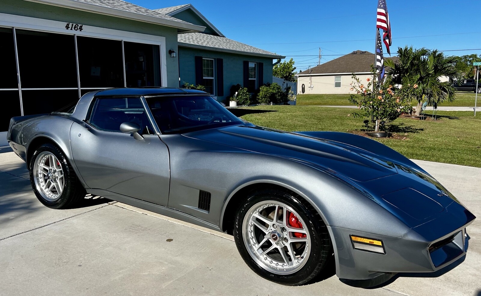 Chevrolet-Corvette-1981-Coupe-1