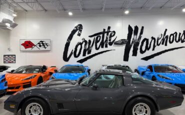 Chevrolet-Corvette-1981-Coupe-1