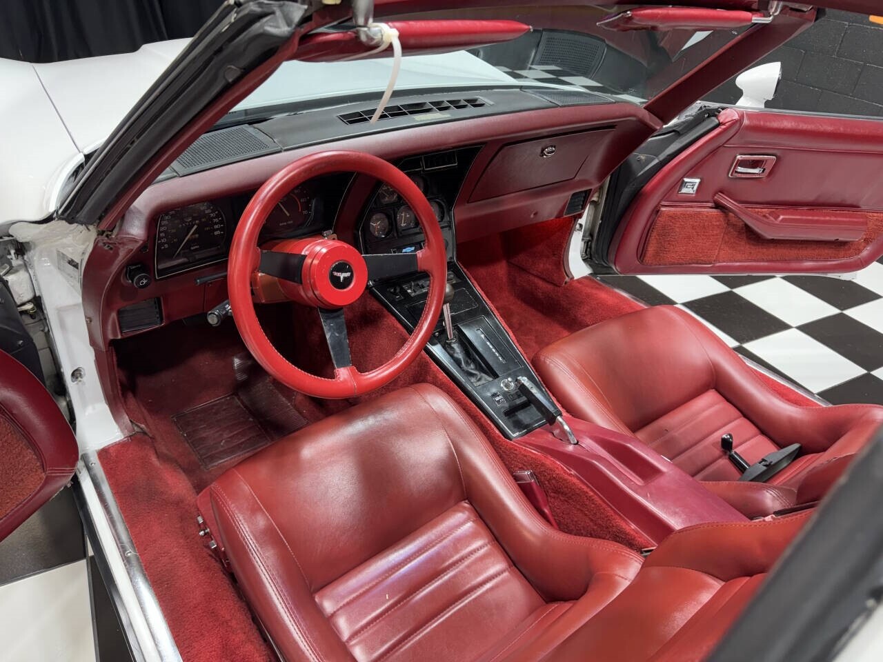 Chevrolet-Corvette-1981-Coupe-1