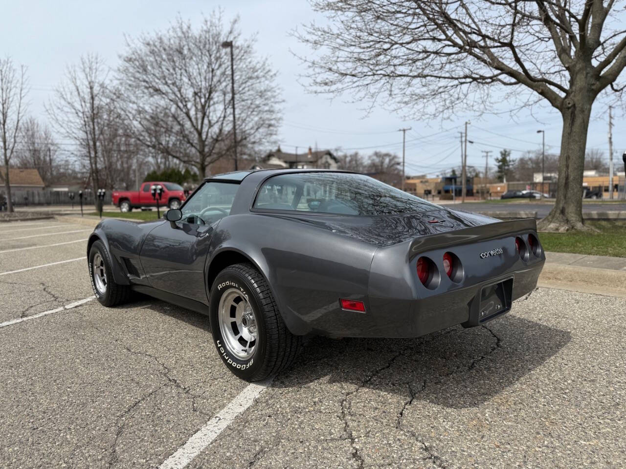 Chevrolet-Corvette-1981-Coupe-11
