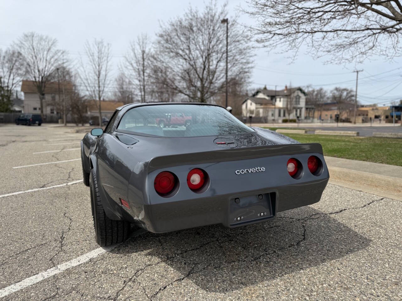 Chevrolet-Corvette-1981-Coupe-12