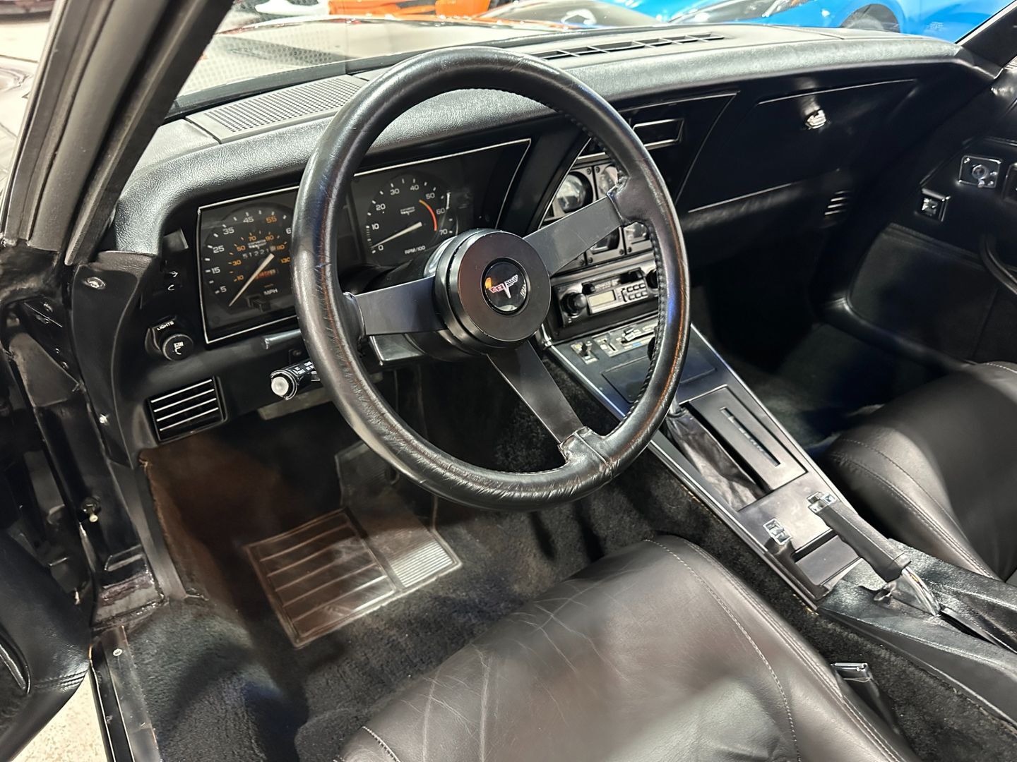 Chevrolet-Corvette-1981-Coupe-13